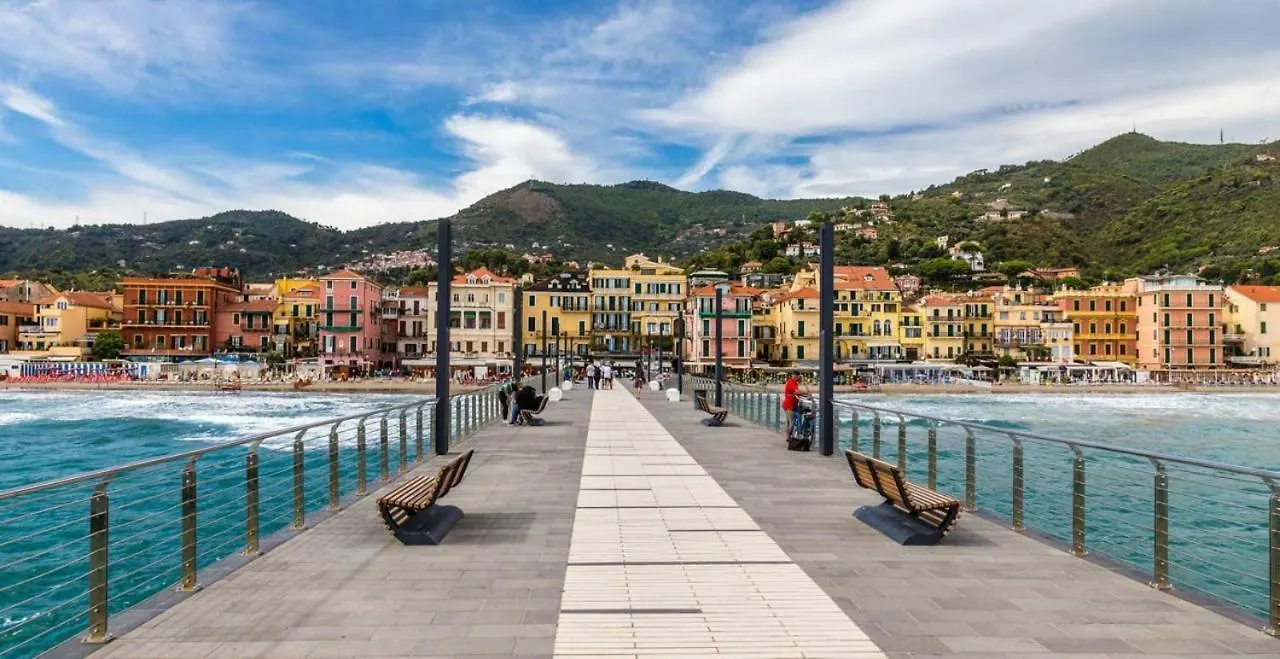 Corso Dante'S Paradise Purple - Exclusive Apartment In Alassio