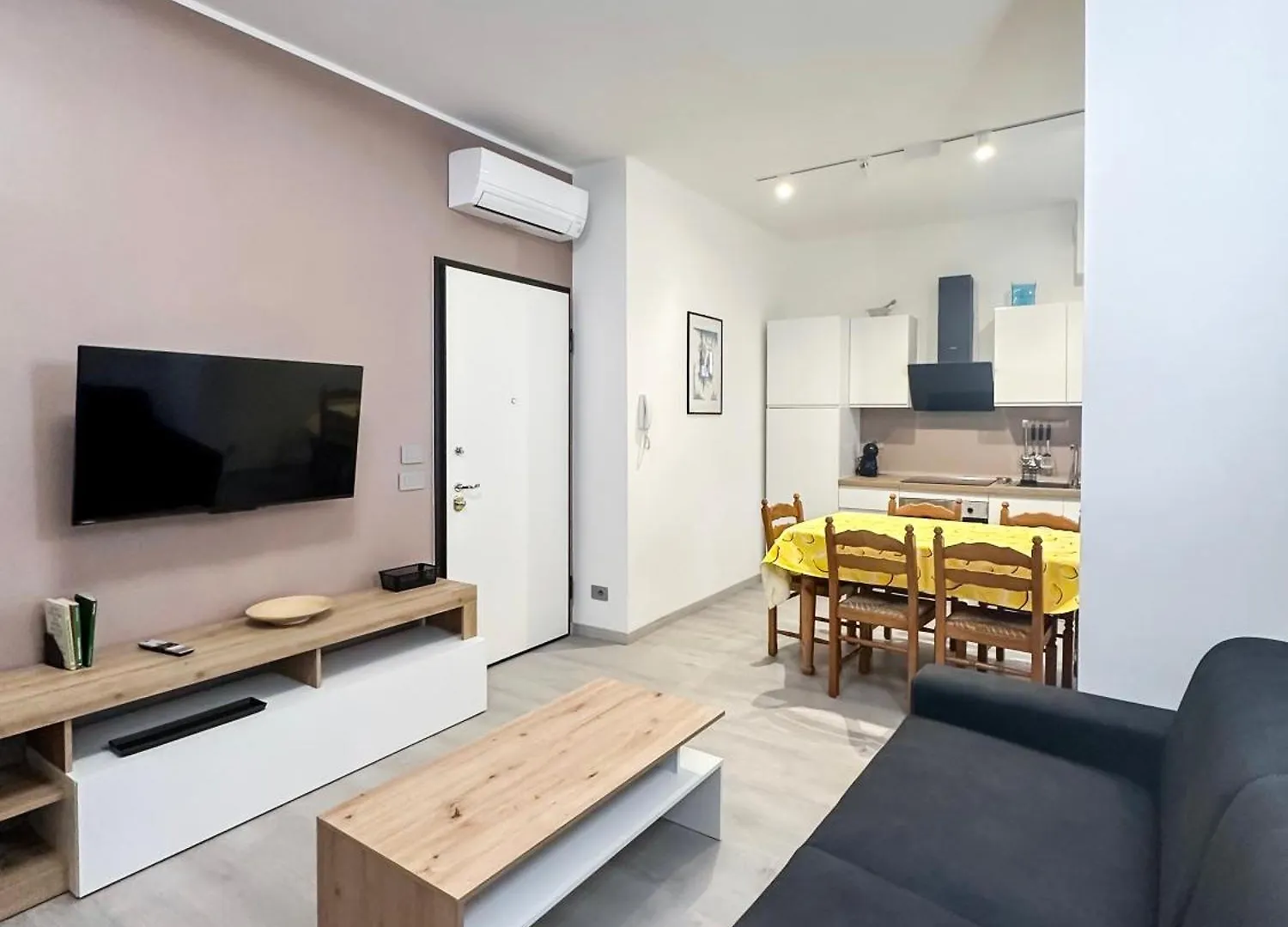 Corso Dante'S Paradise Purple - Exclusive Apartment In Alassio